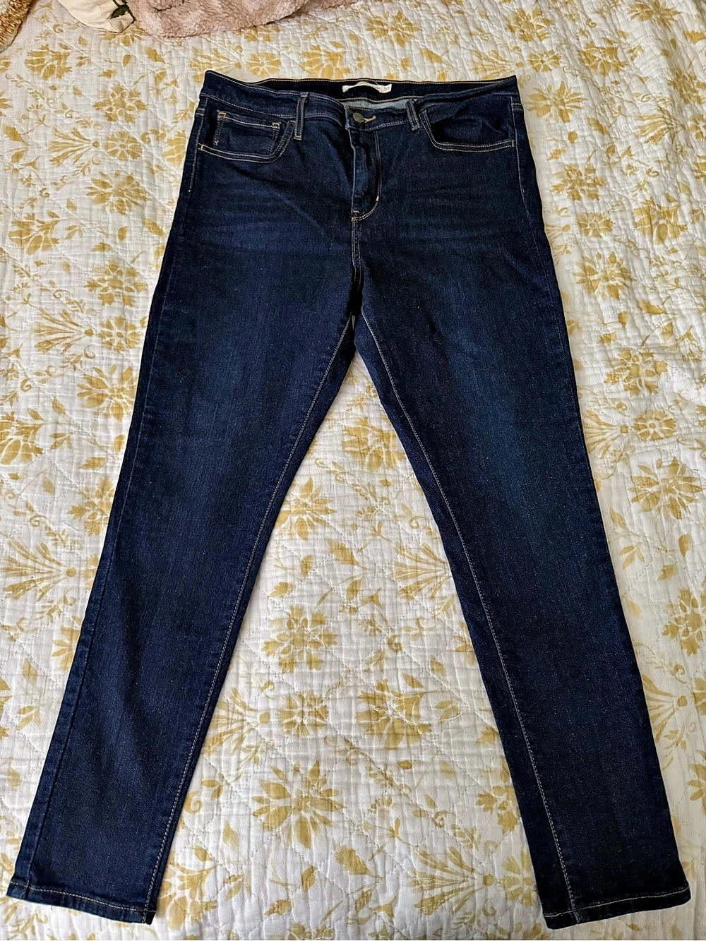 Levi's 720 High Rise Super Skinny High Rise Skinny Jeans Waist 33 Like New